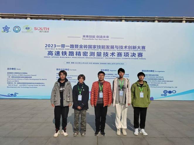 abd5ffe0408de96beb41003449fc6a8